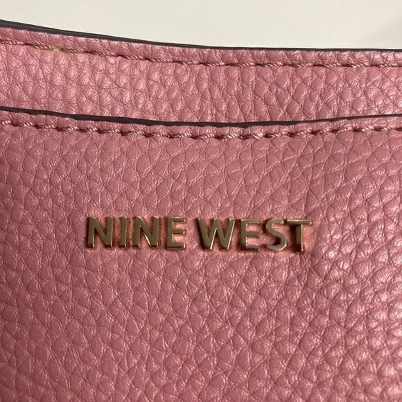 NINE WEST, small pink purse, 11X4X10, 7” strap, zipper closure - Picture 6 of 14
